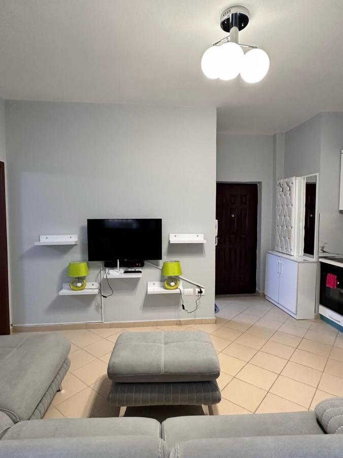 Solei Apartments Sarandë エクステリア 写真