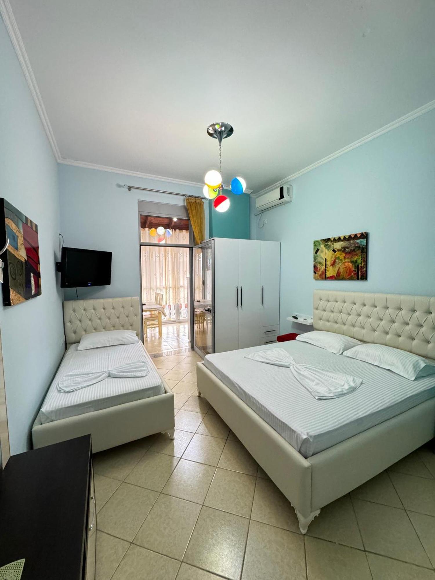Solei Apartments Sarandë エクステリア 写真