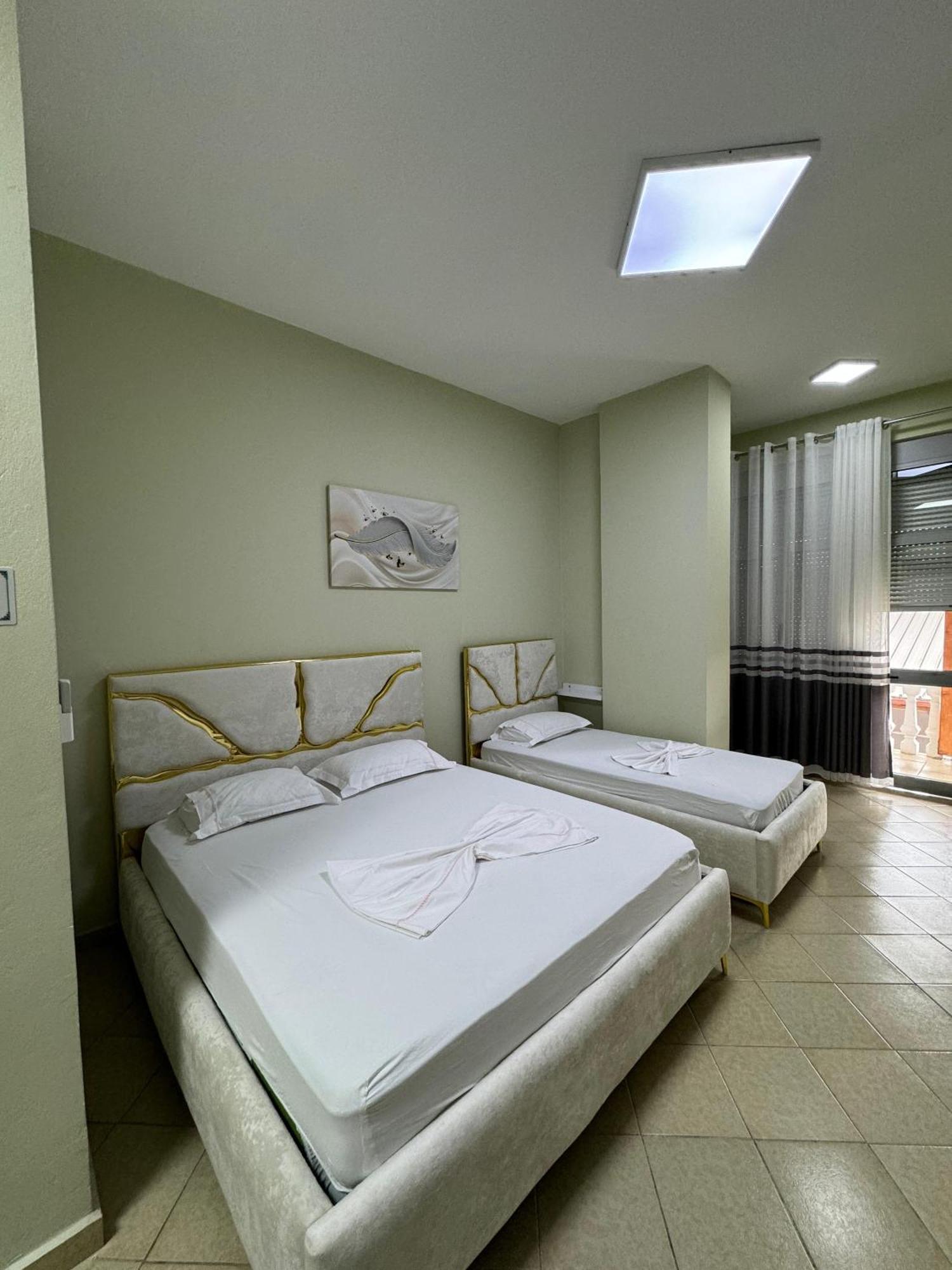 Solei Apartments Sarandë エクステリア 写真
