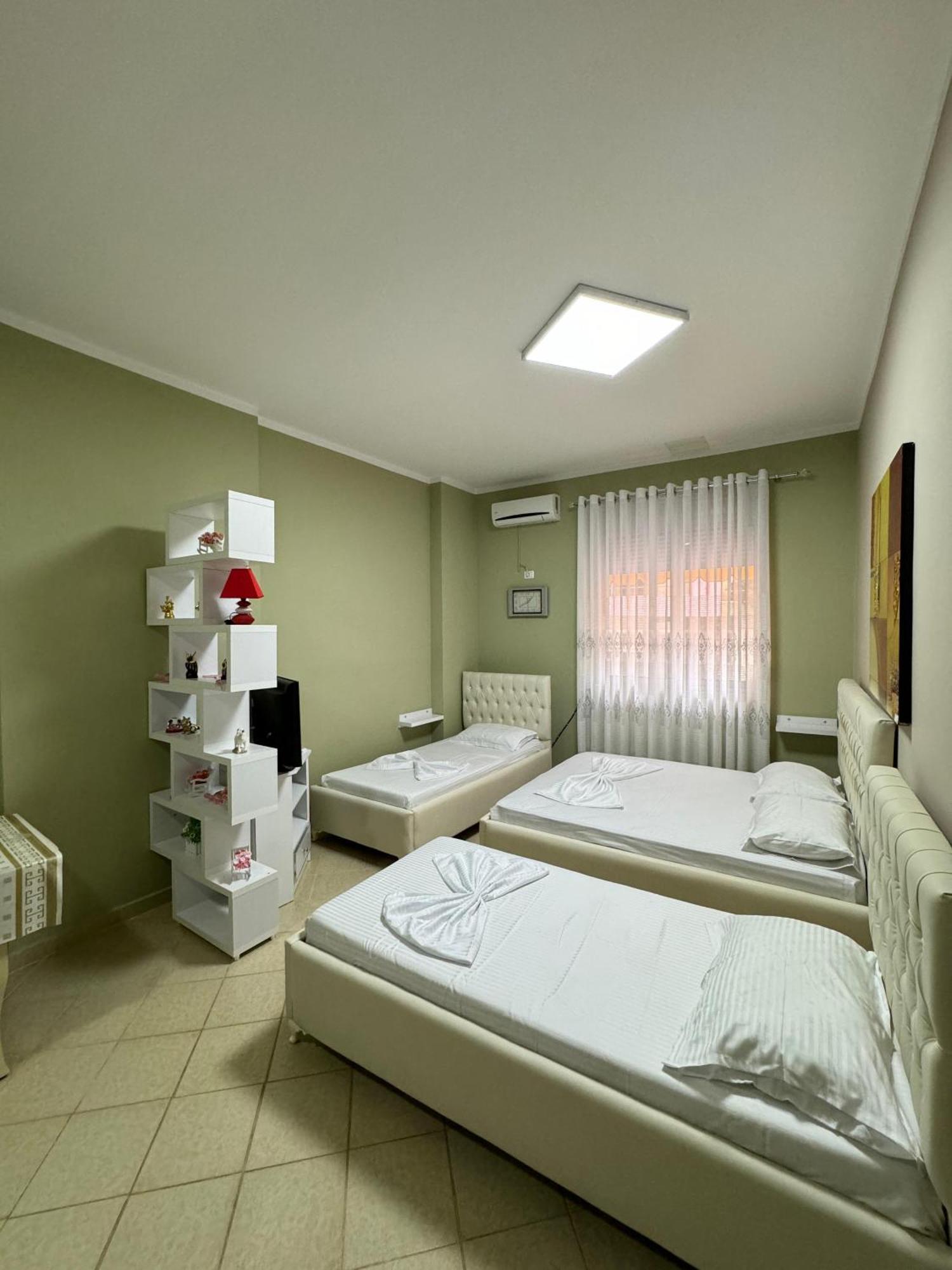 Solei Apartments Sarandë エクステリア 写真