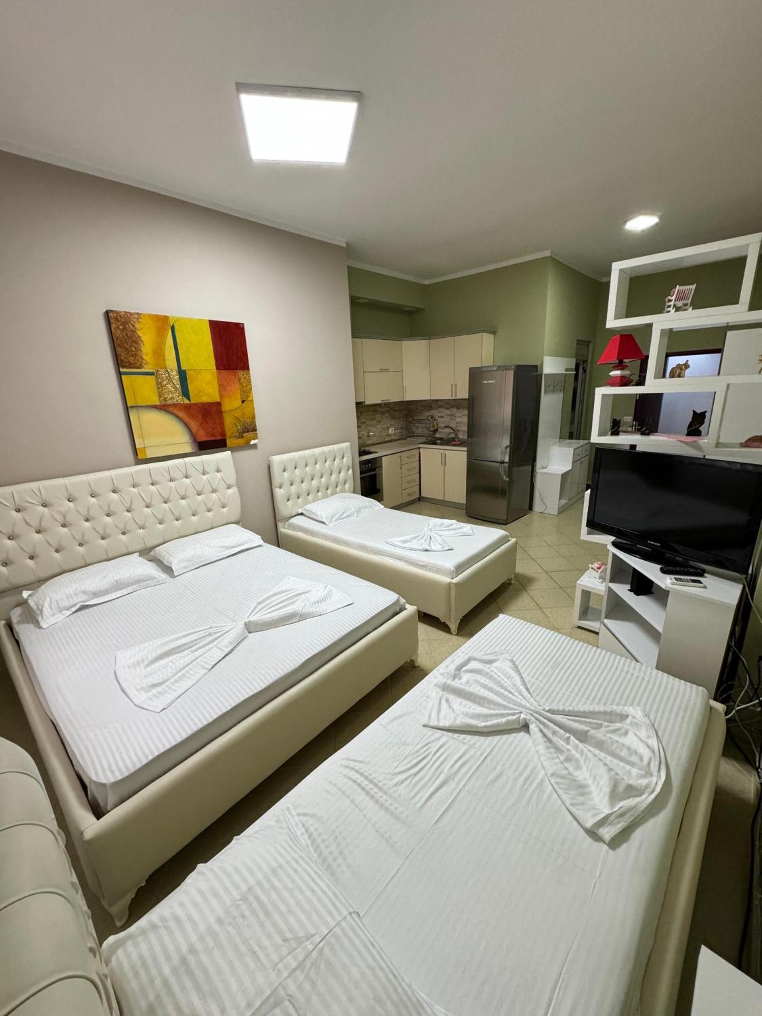 Solei Apartments Sarandë エクステリア 写真