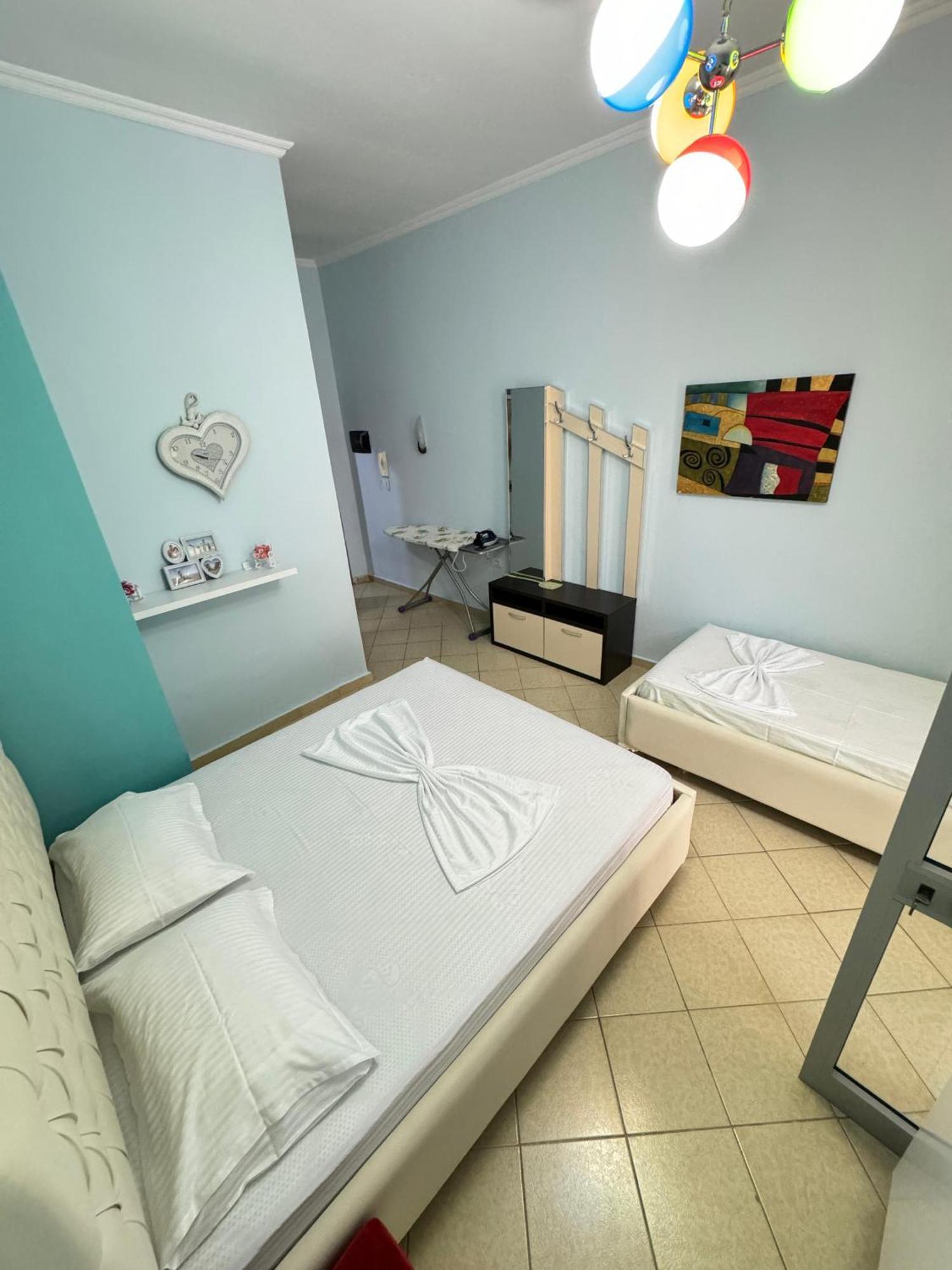 Solei Apartments Sarandë エクステリア 写真